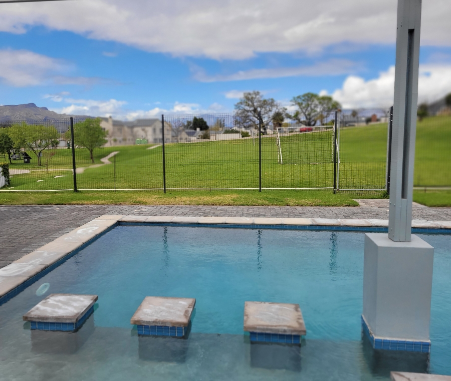 2 Bedroom Property for Sale in Honeydew Country Estate Western Cape